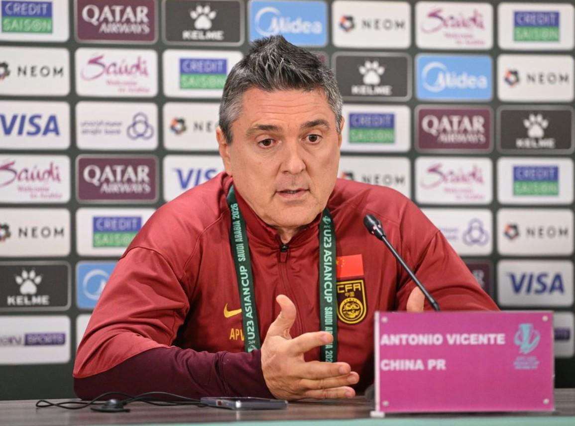 记者：安东尼奥过去7年一直带队，与这批球员十分熟悉